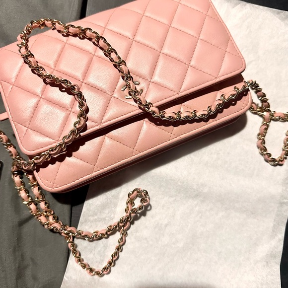 Chanel WOC - Picture 7 of 13